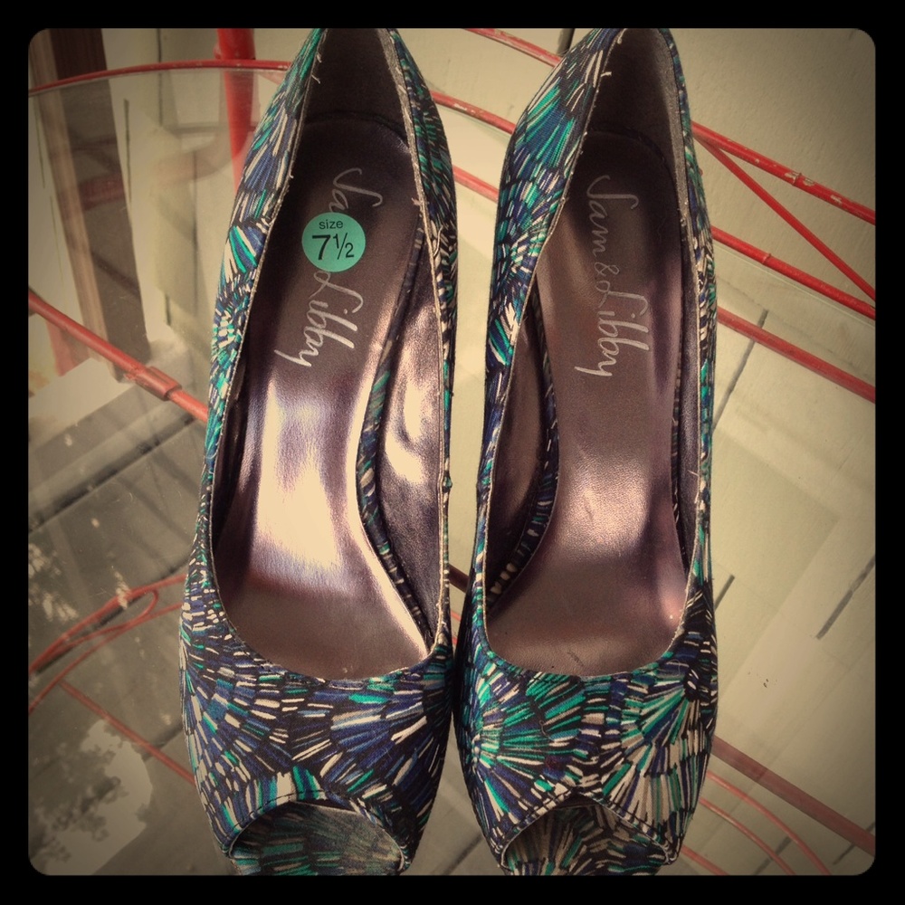 Sam & Libby fun Wedge Heels Size 7.5